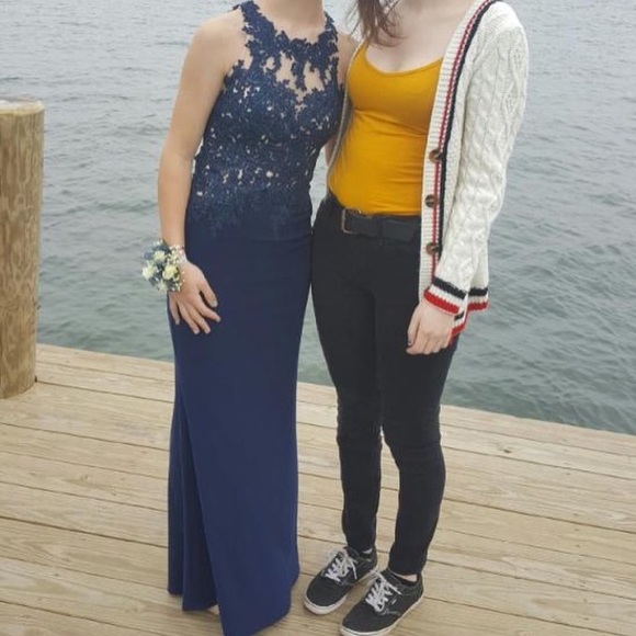 Prom dress - Picture 1 of 4